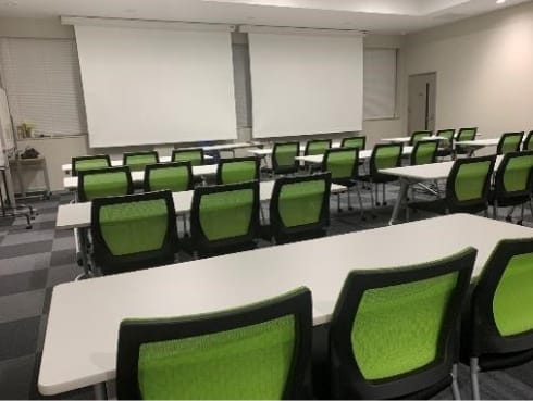 Seminar room to accommodate 100 person 